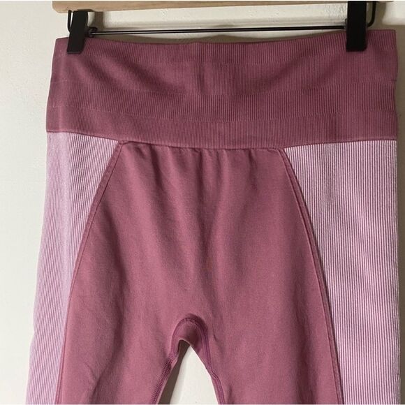 Fabletics Demi Lovato Seamless High Rise Legging - Picture 5 of 9